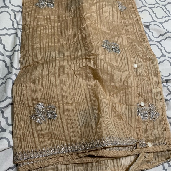 Designer screen printed lawn Pakistani dress/ J. - Picture 4 of 5